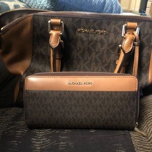 Michael Kora Ciara Medium w/ matching Wallet